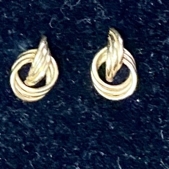 Treasure of Earrings and Brooches - Picture 11 of 14